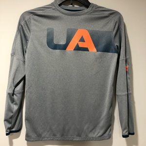 Under Armour Youth medium long sleeved tshirt  in grey